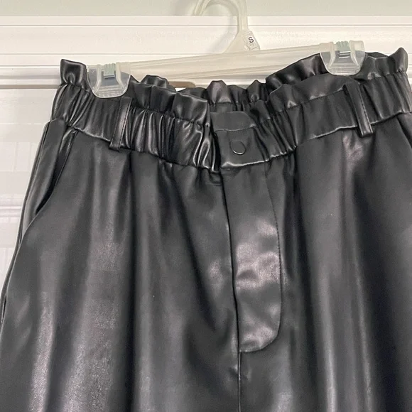 Faux paper bag waist leather pants - Picture 2 of 6